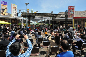 藤岡市制施行65周年イベントの会場の様子