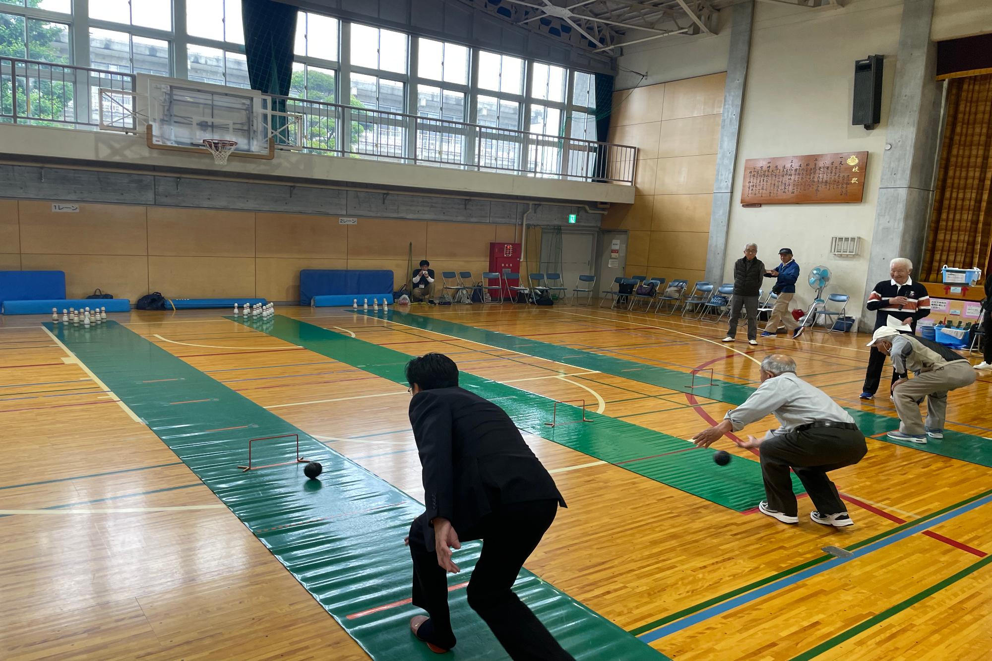 R07軽スポーツ大会での始球式の様子