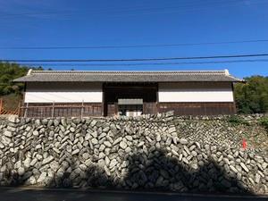 修復完成後の長屋門