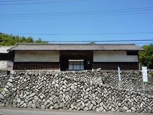 修復前の長屋門