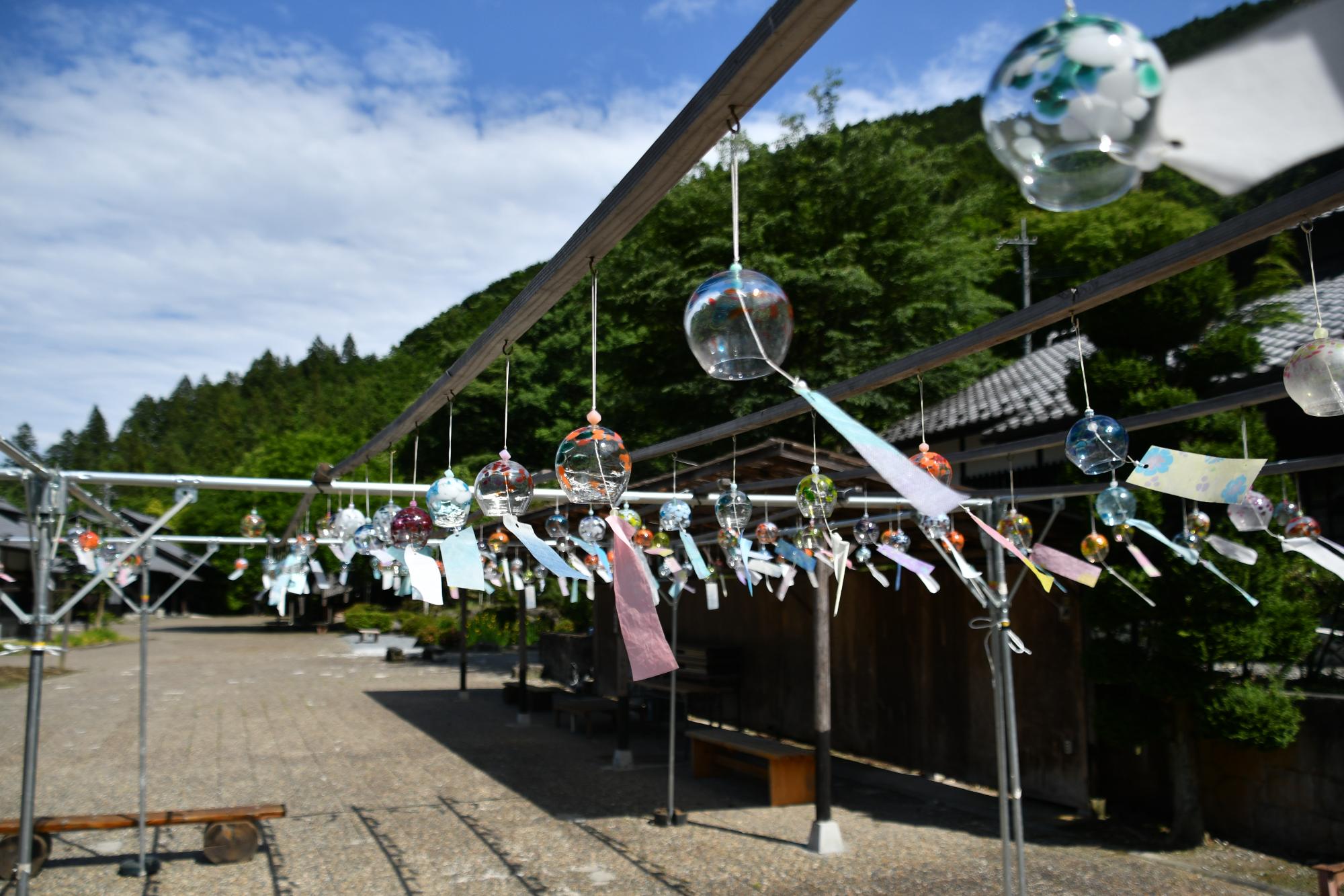 園内の風鈴飾りの写真