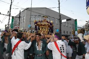諏訪神社の宮神輿