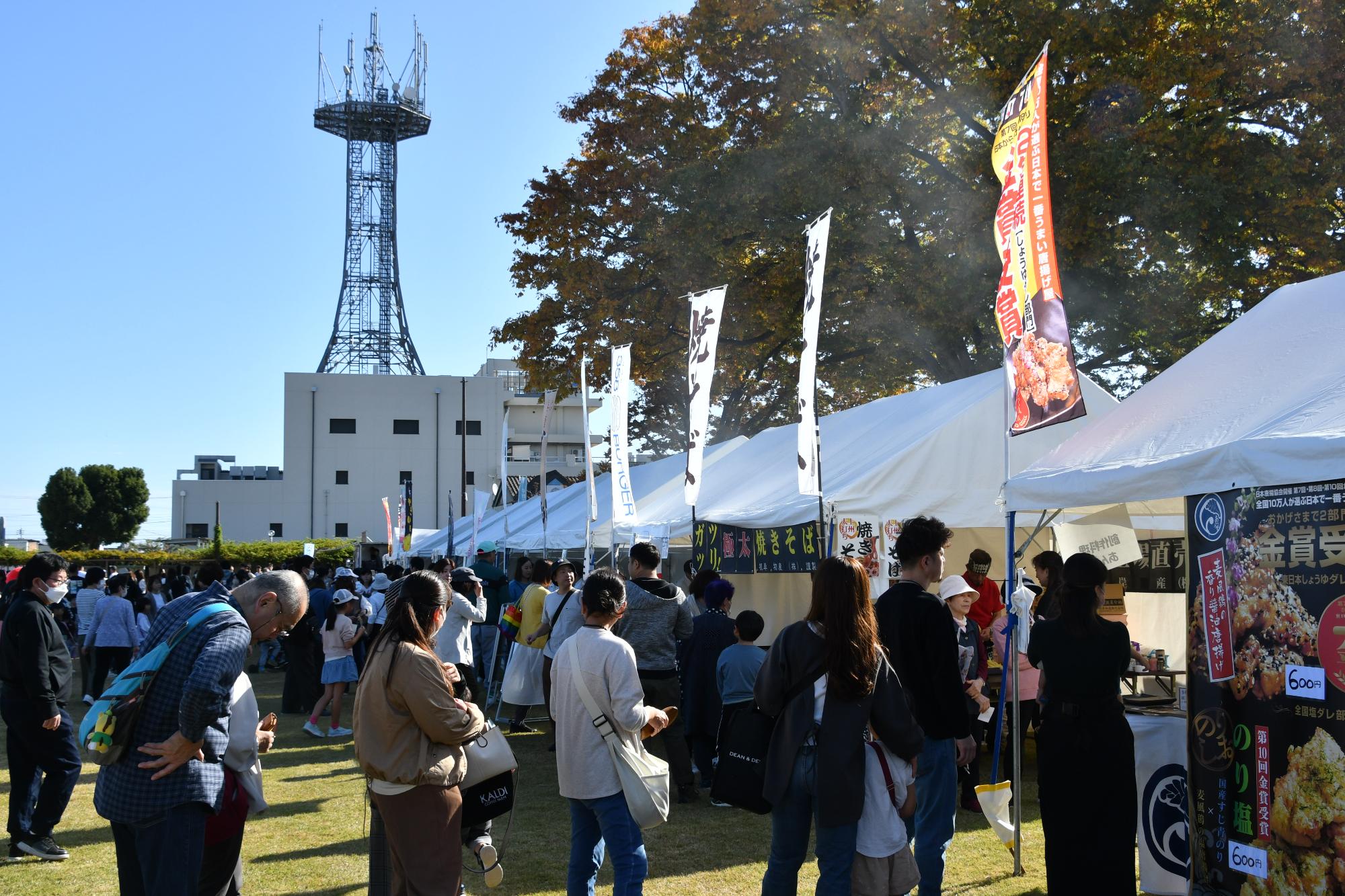 R6うまいもんフェス会場内の様子