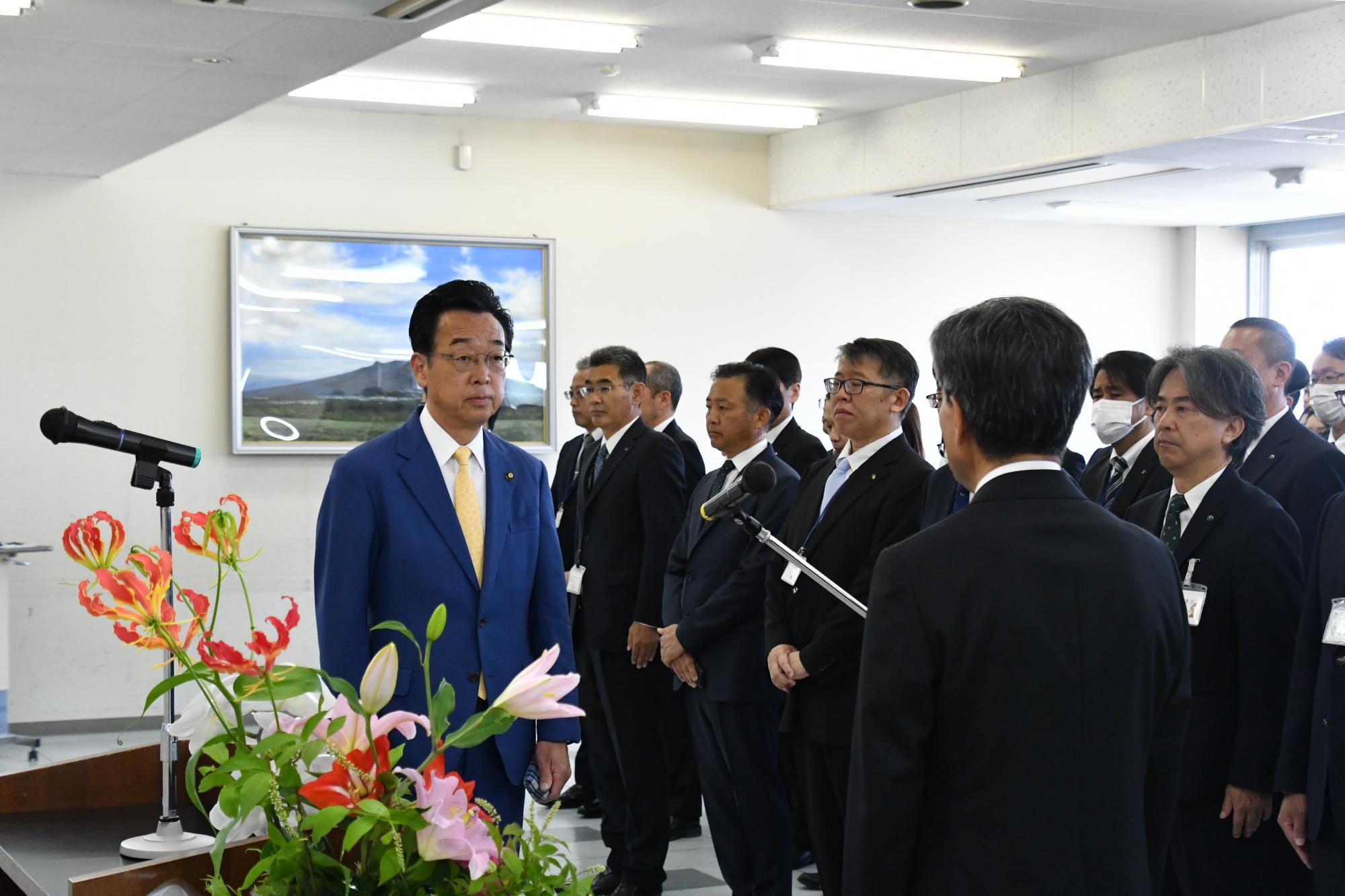 R08市長就任式の様子