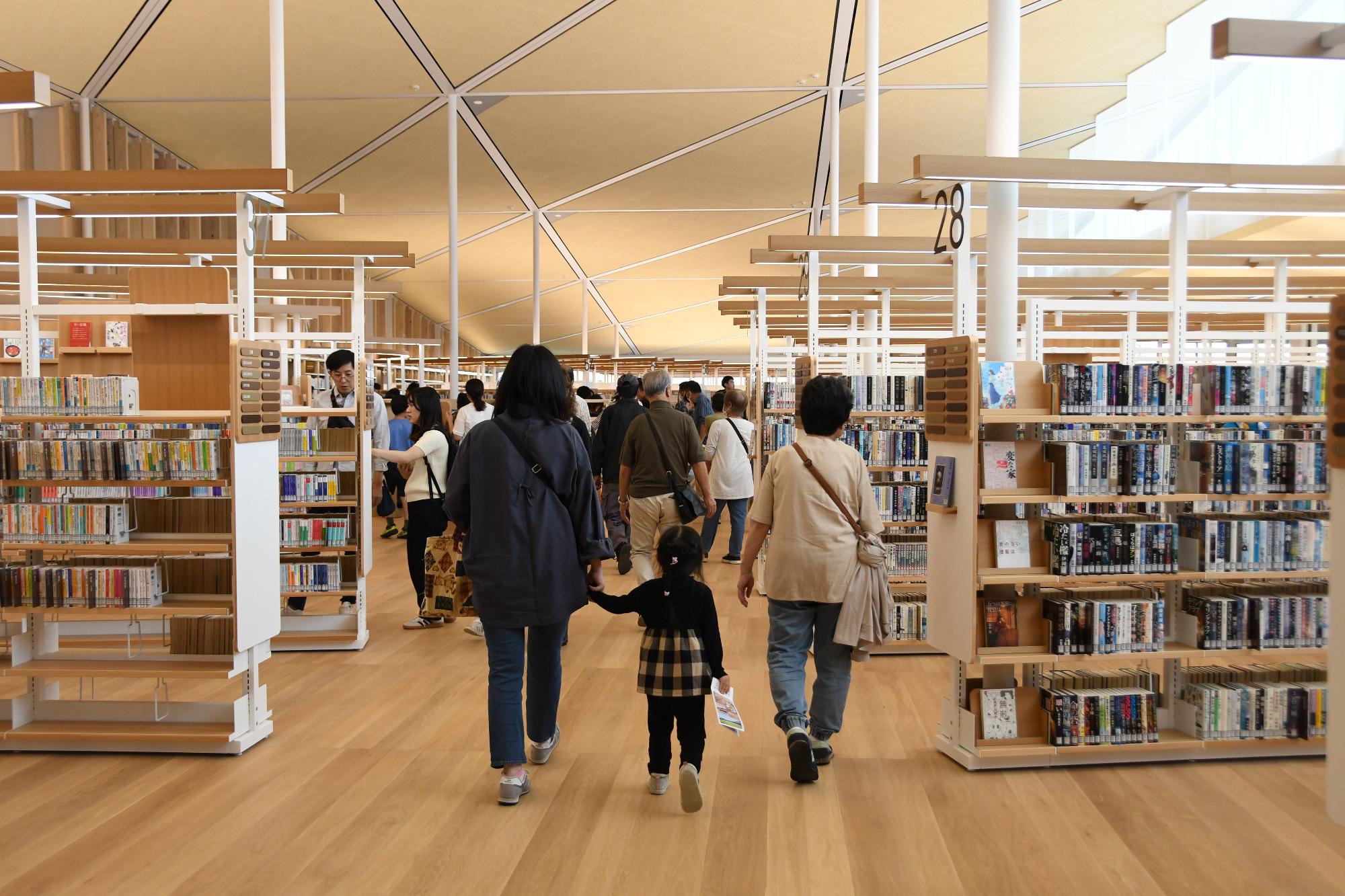 R07ふじまる一般開放した図書館の様子