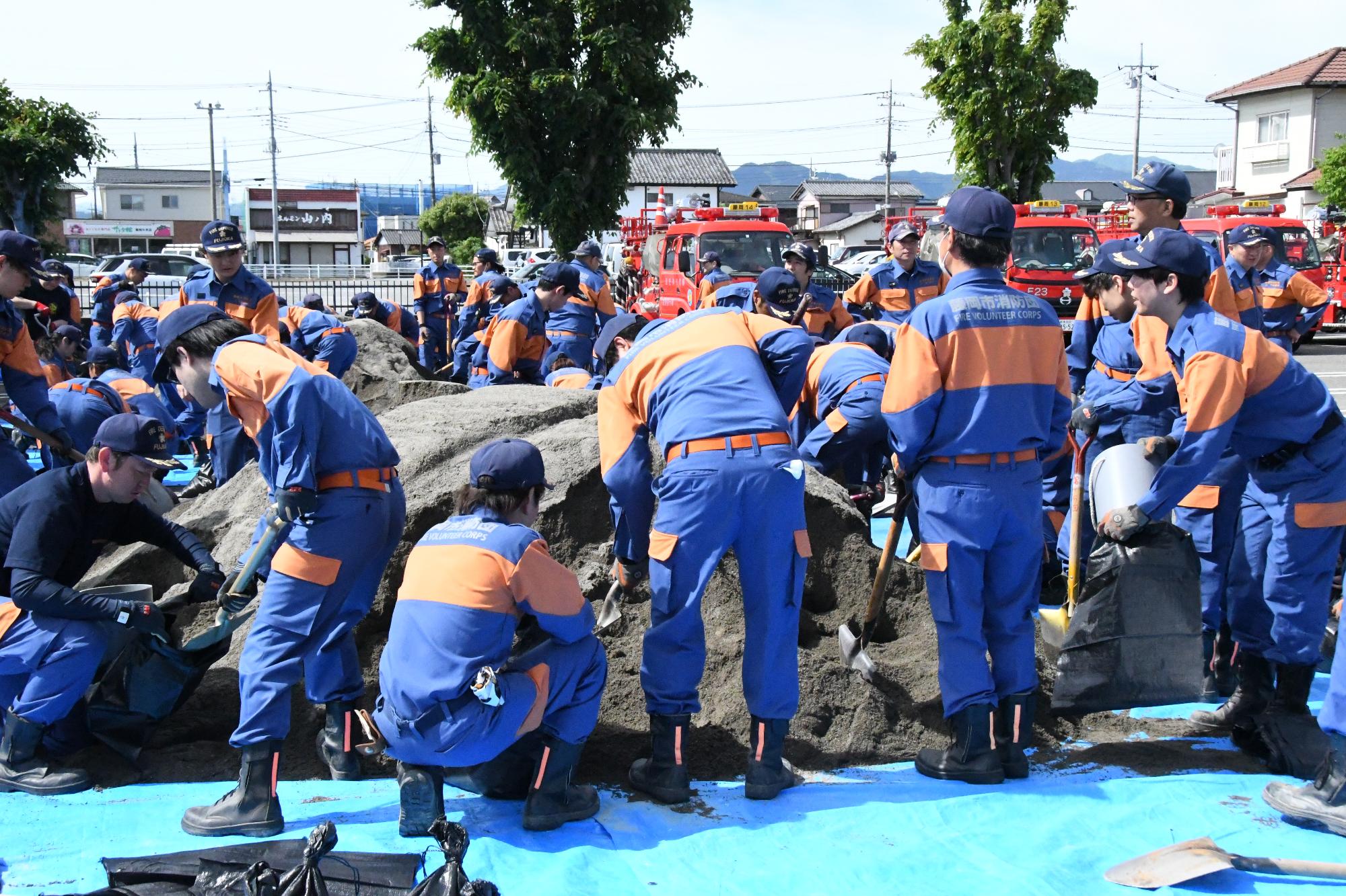 R07水防工法実技訓練の様子