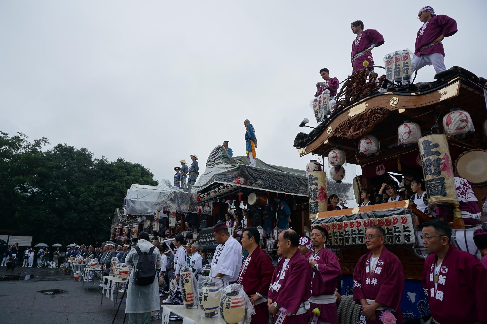 団体行動出発式で集まる各区のお囃子