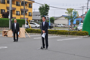 チャレンジサイクリングフェスタ2018上州藤岡ライド＆ヒルであいさつする市長