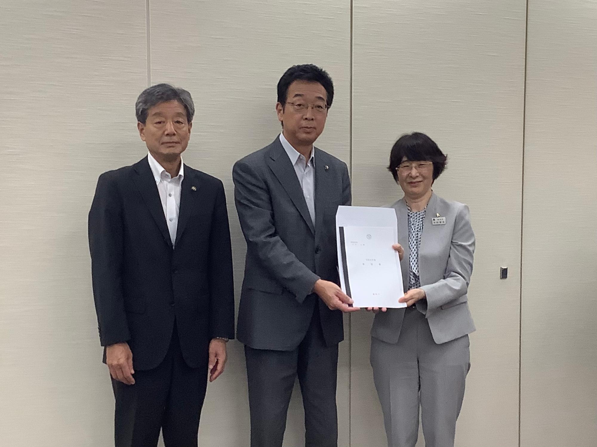 群馬県教育長へ要望を行う新井市長