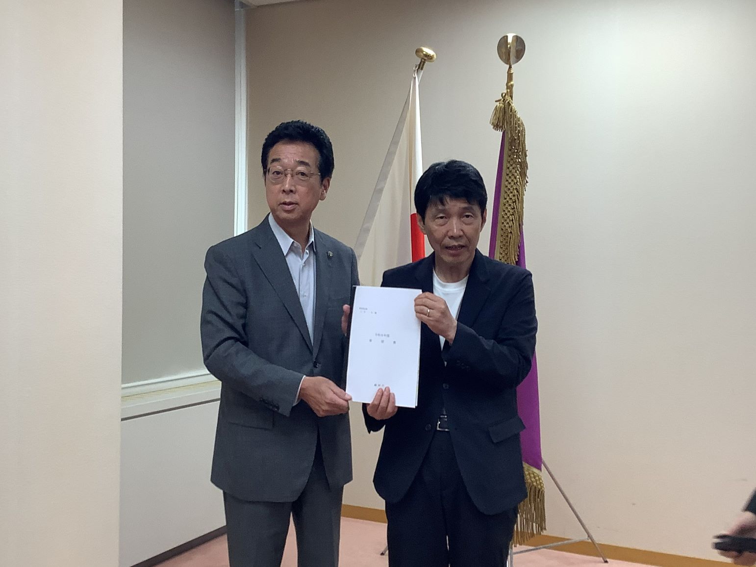 群馬県知事に要望を行う新井市長
