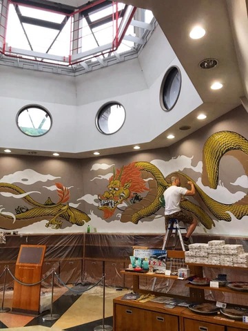 道の駅上州おにしの龍の壁画の制作風景