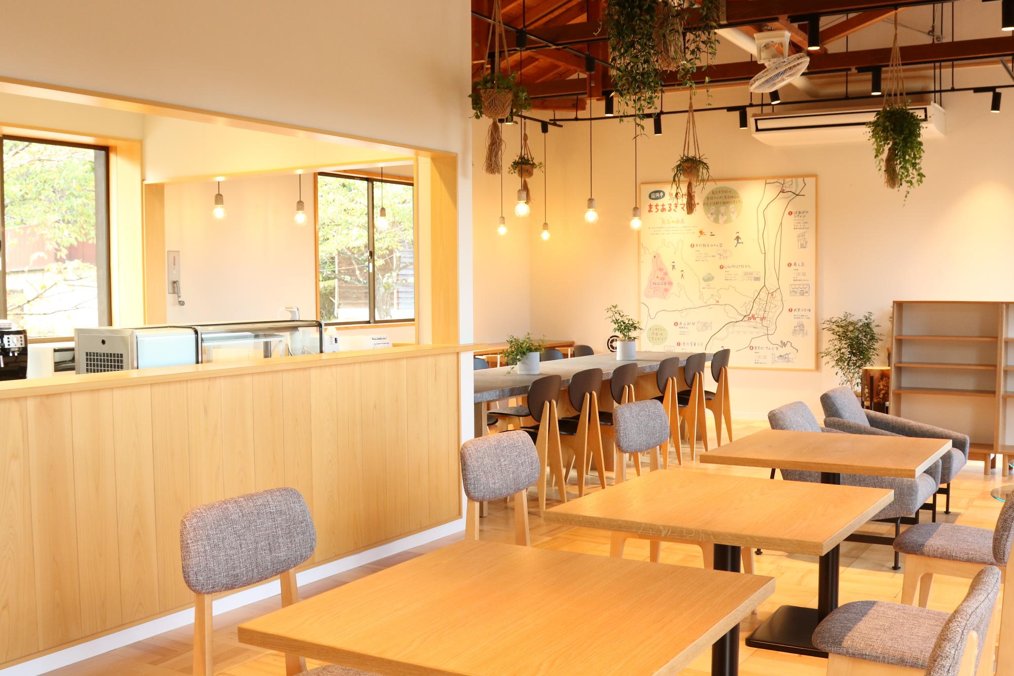 桜山公園みんなのカフェ「しき」の内装