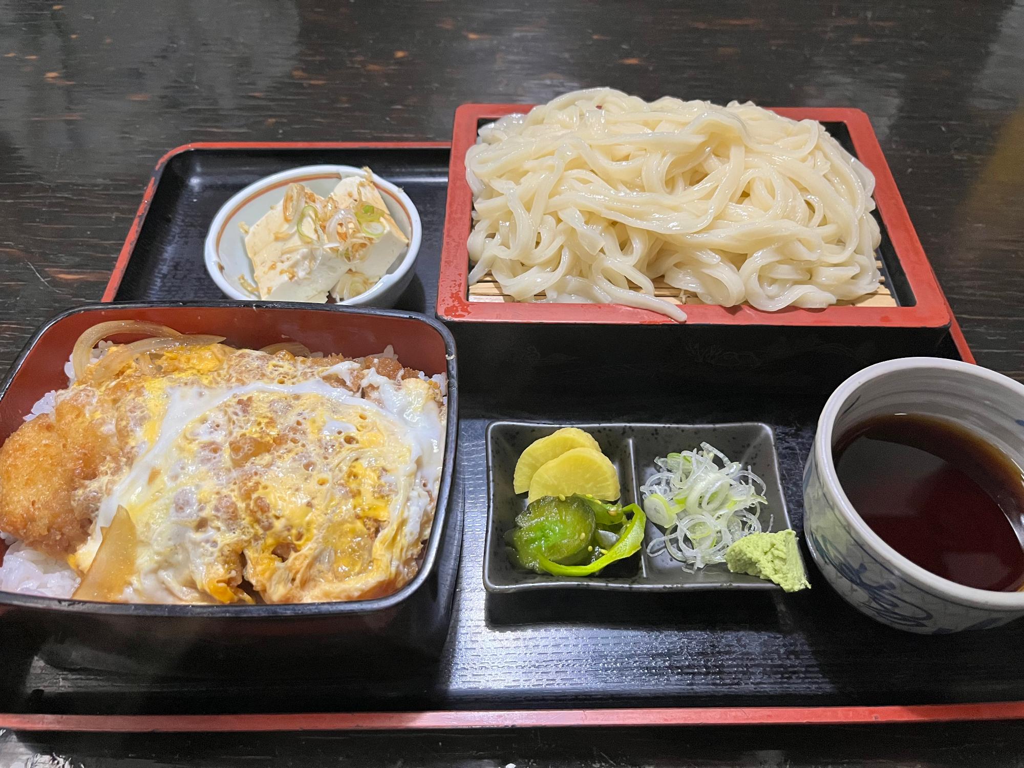 てんぐ家うどん、カツ丼