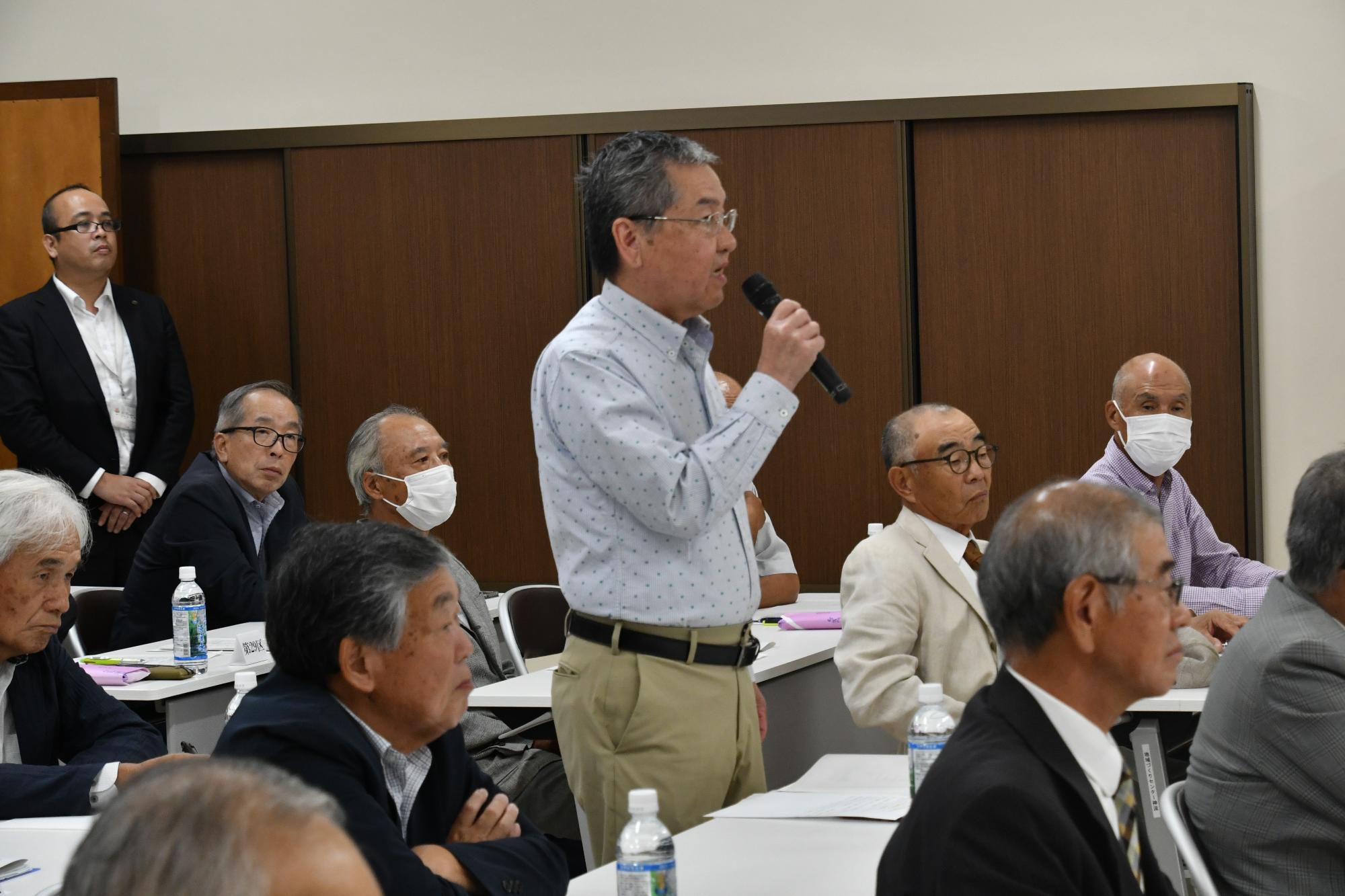 質問する区長の写真