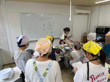 講師による調理工程の説明