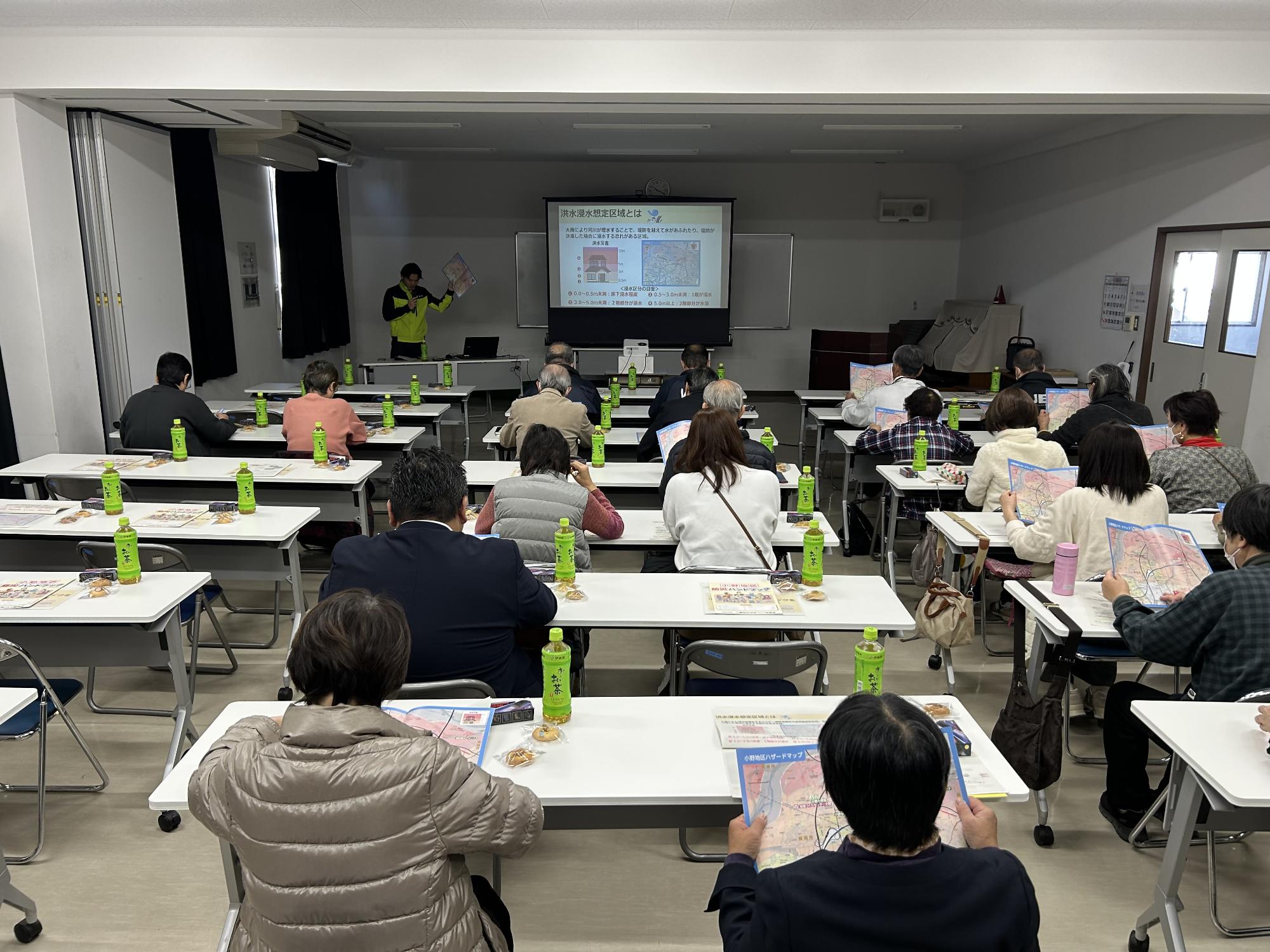 小野地区防災ハンドブックを活用した防災講座の様子