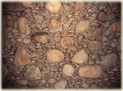 伊勢塚古墳の石室壁面の拡大された写真
