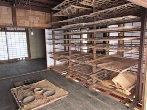 高山社跡母屋兼蚕室2階蚕室の様子